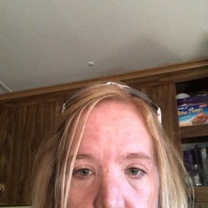 Meet your Posher, Hillary